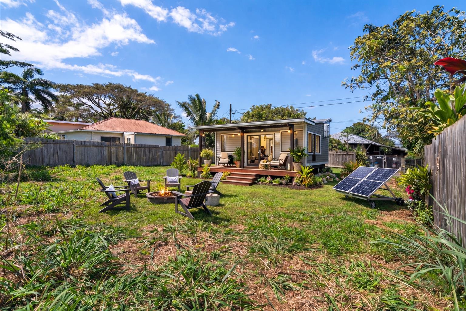 956 Kahealani St, Haiku, HI 96708