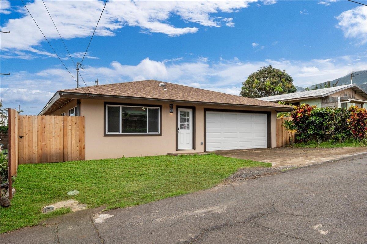 63 Wilipohaku Rd, Wailuku, HI 96793