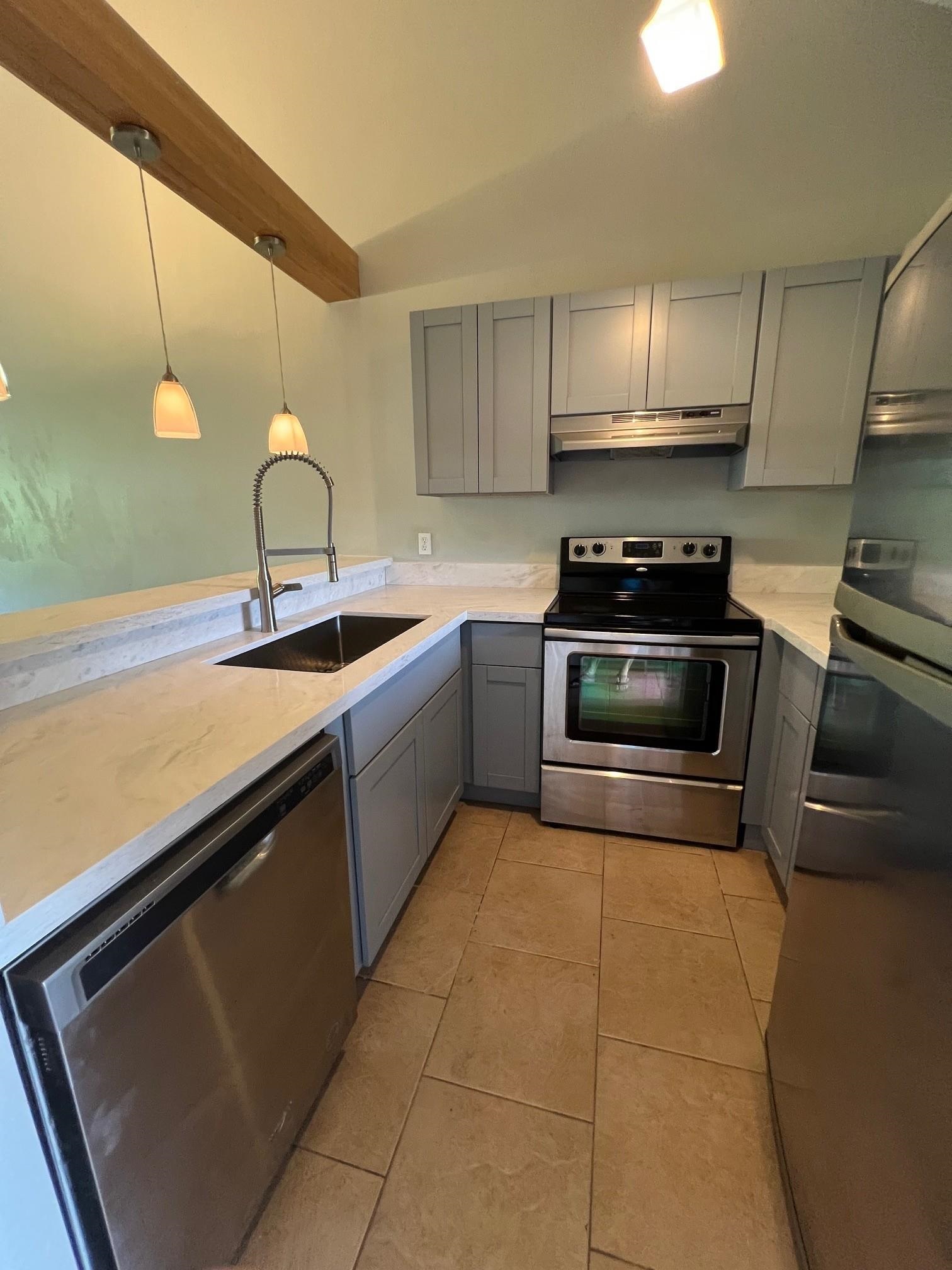 15 Kulanihakoi St, 18F, Kihei, HI 96753