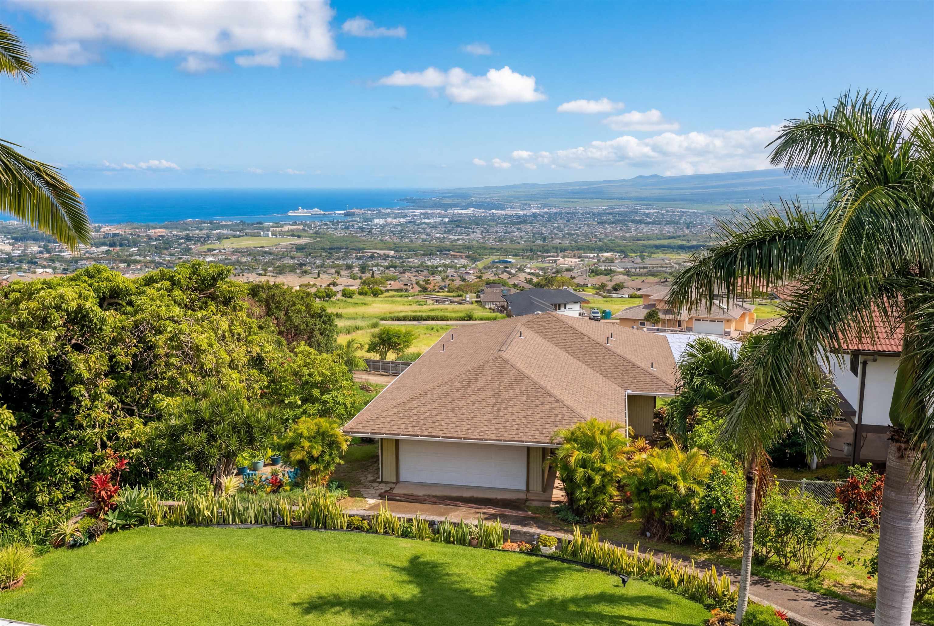 525 Kualau St, Wailuku, HI 96793