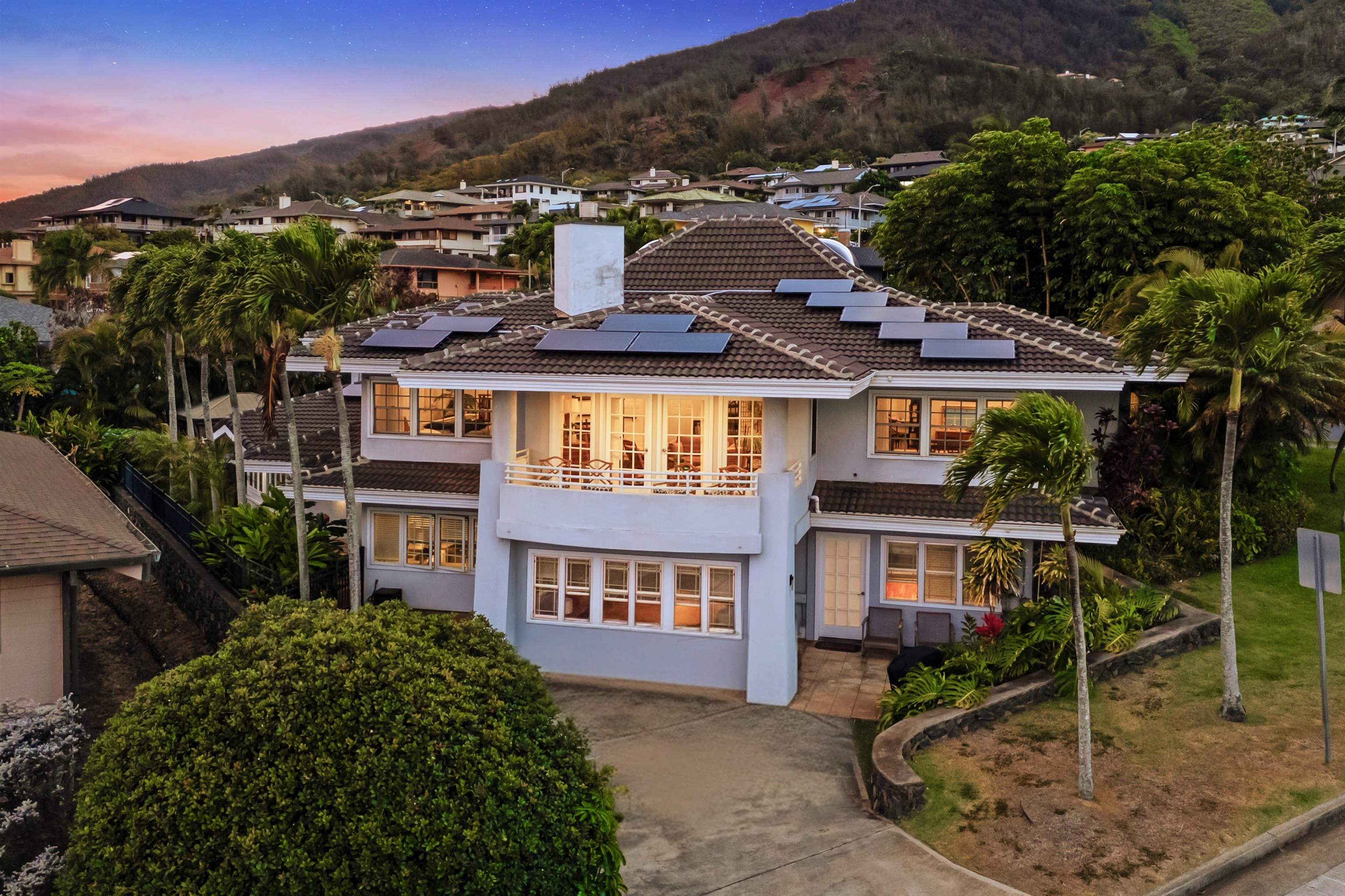 571 Alu Rd, Wailuku, HI 96793