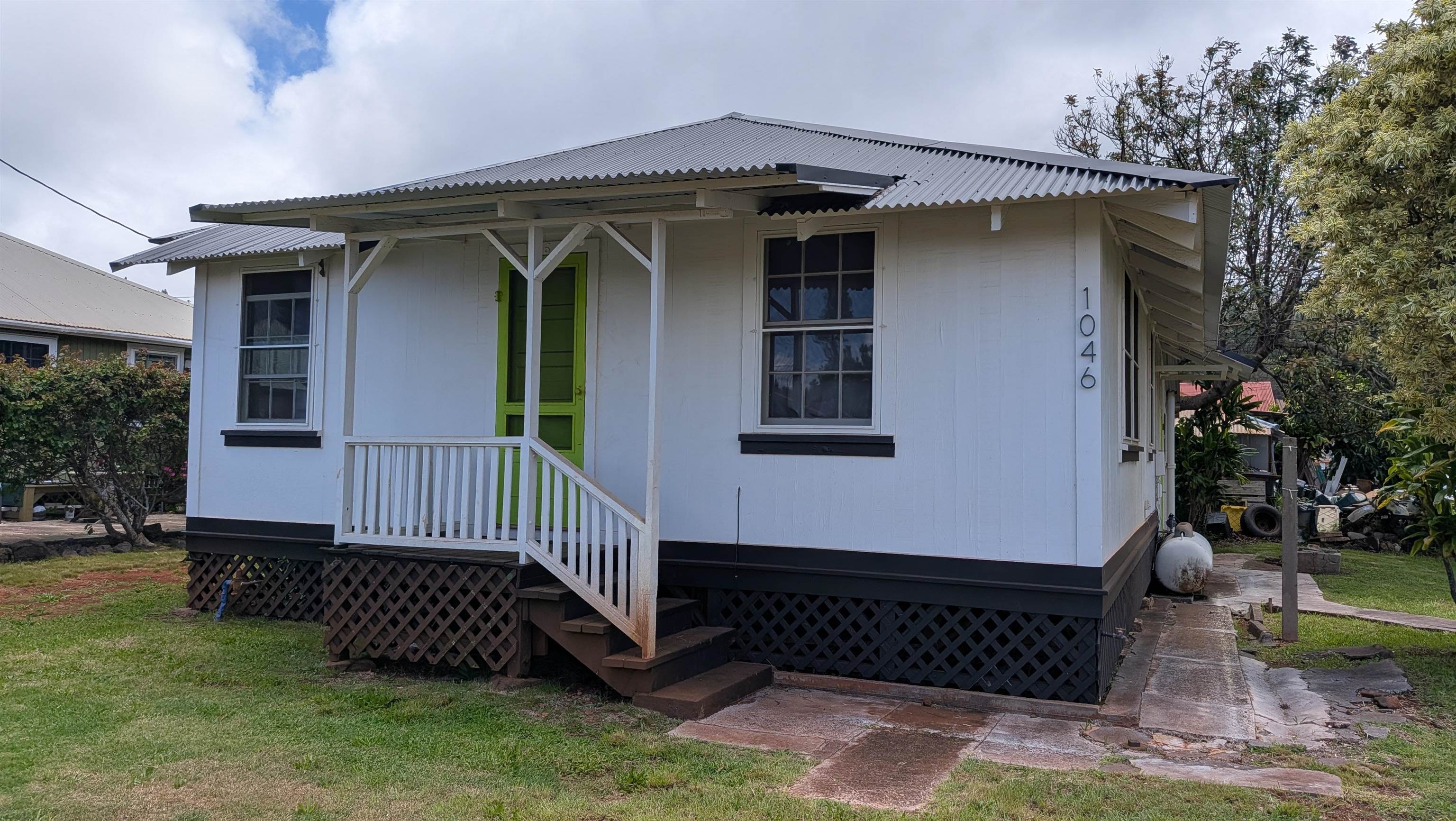 1046 Houston St, Lanai City, HI 96763-0000