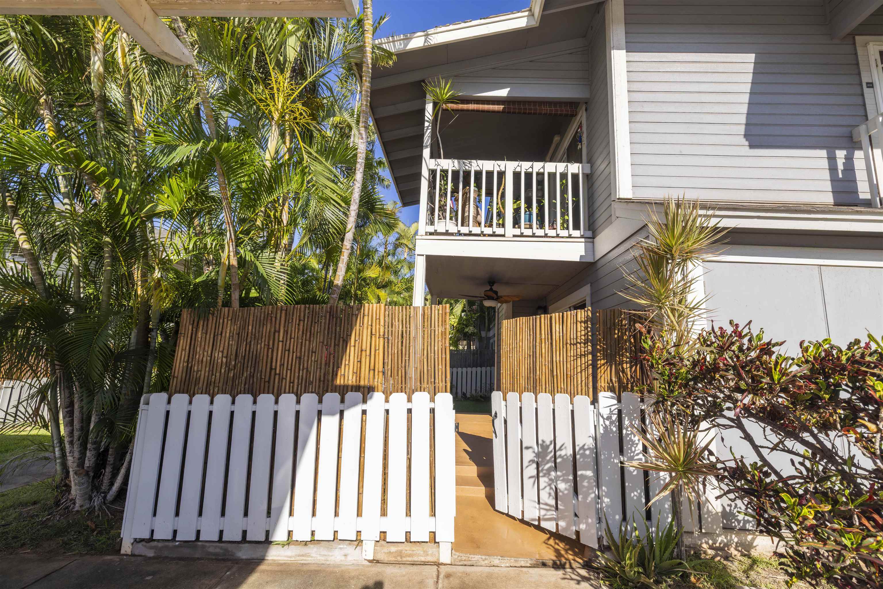 160 Keonekai Rd, 8-102, Kihei, HI 96753