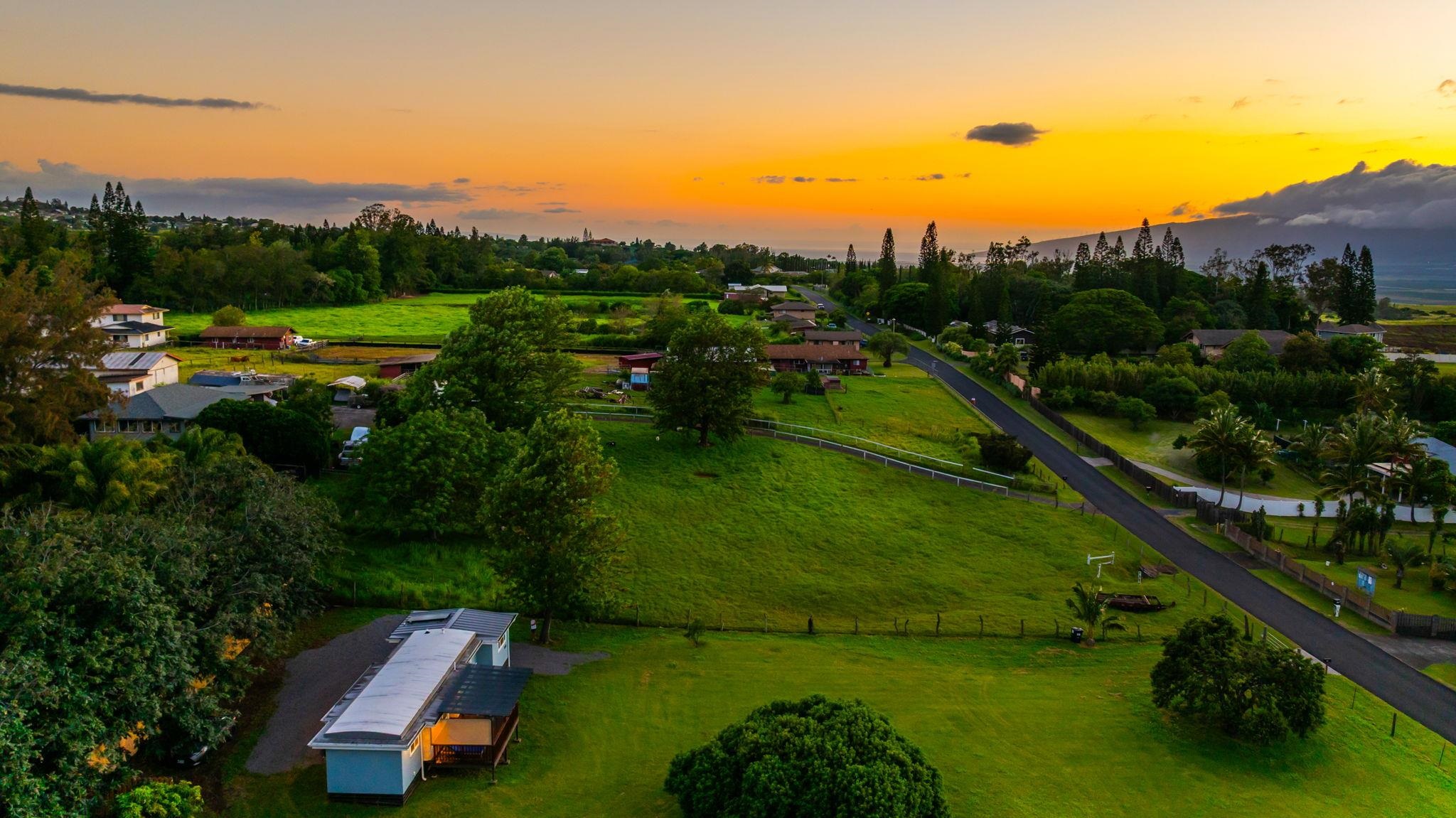 270 Pau Hana Rd, B, Makawao, HI 96768