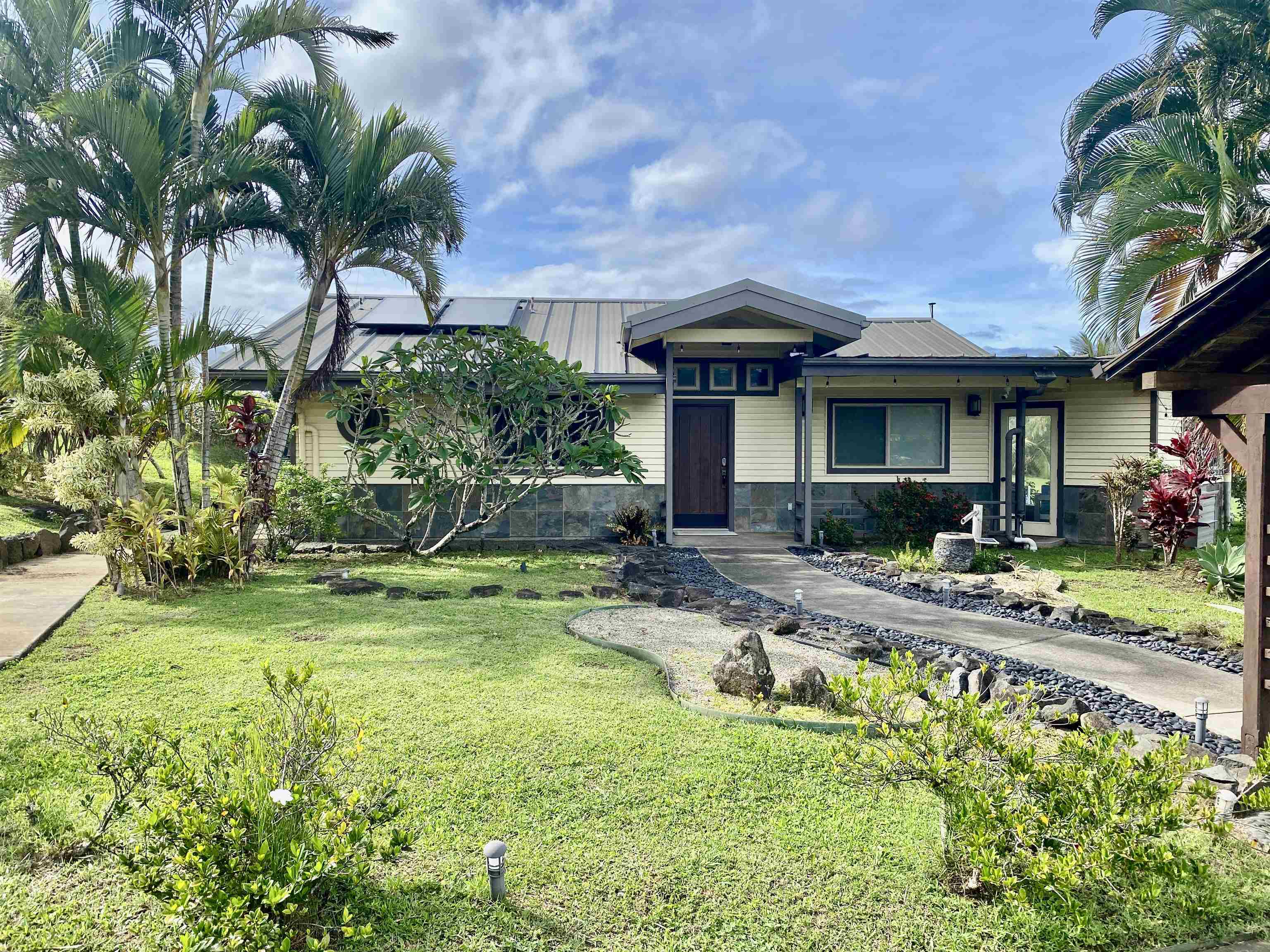 51 Waipio Rd, Haiku, HI 96708