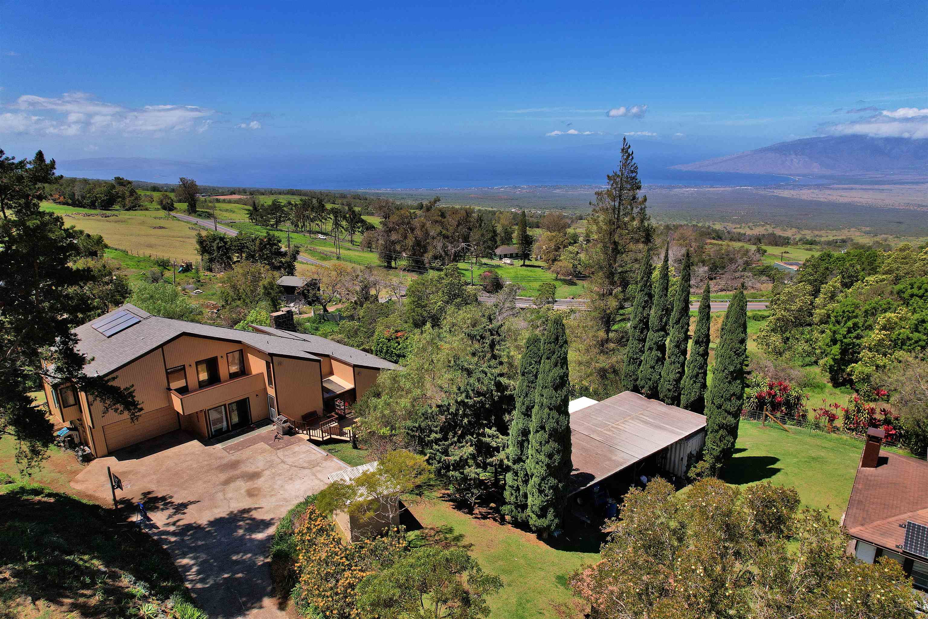 16 Kekaulike Ave, Kula, HI 96790