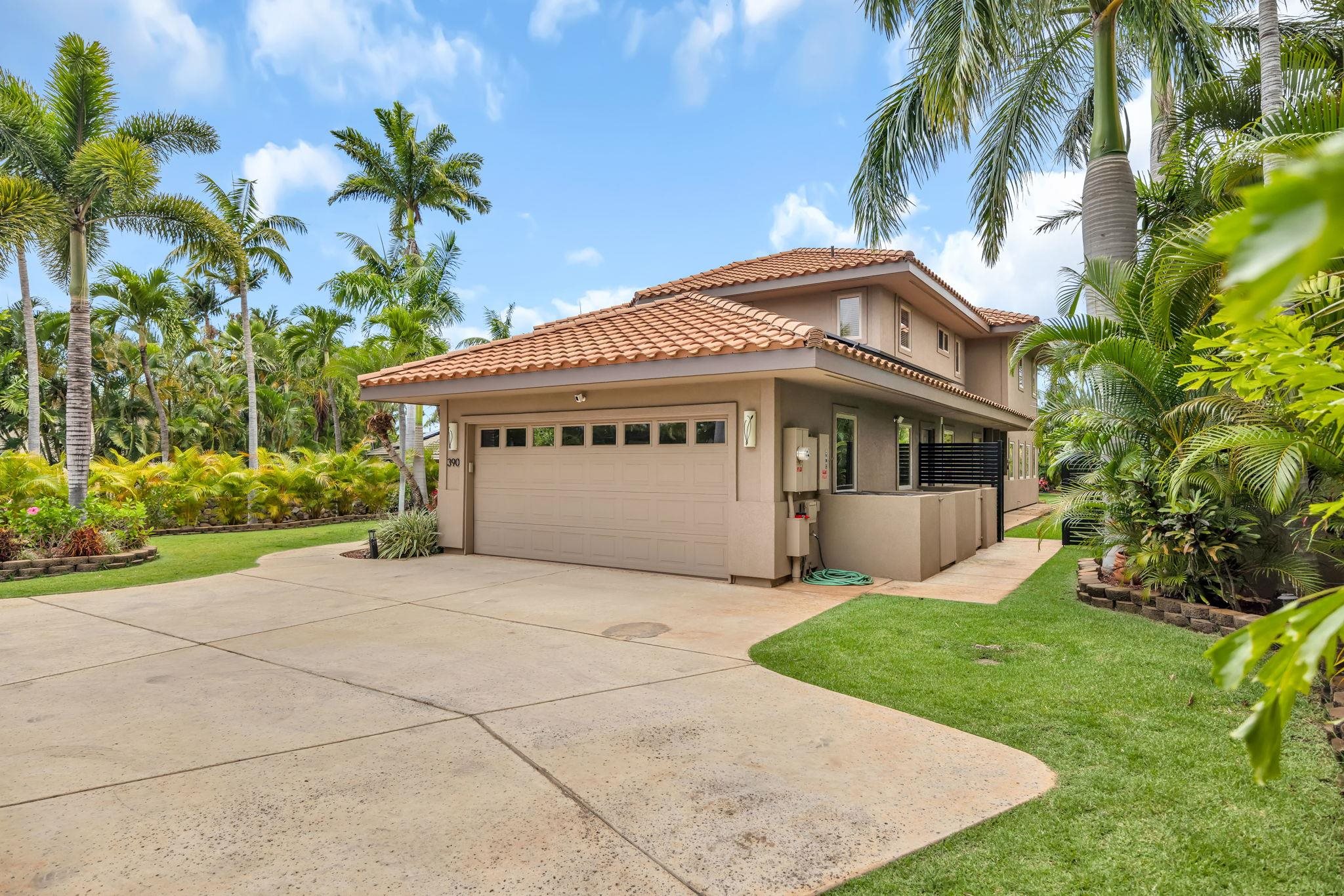 390 Pualoa Nani Pl, Kihei, HI 96753-1231