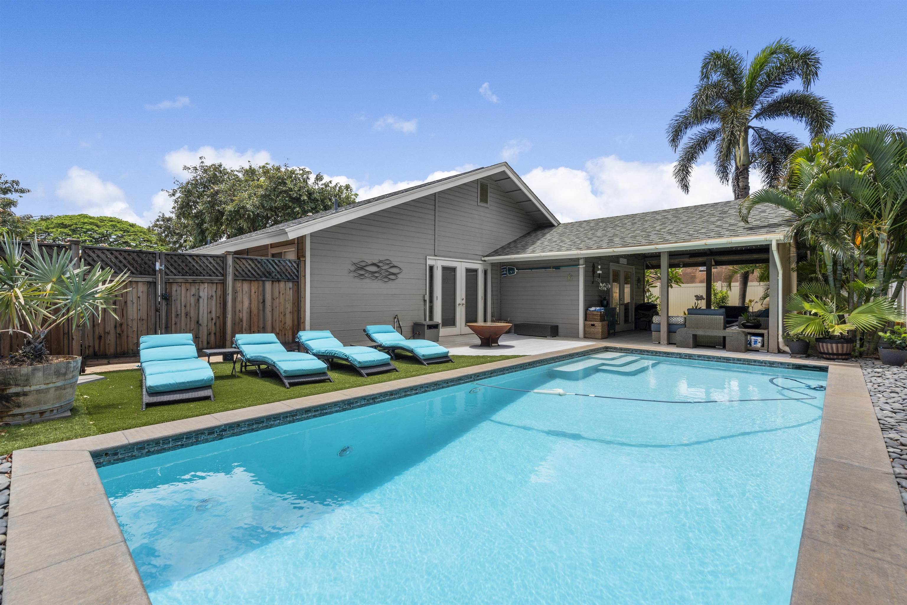 828 Mahealani St, Kihei, HI 96753