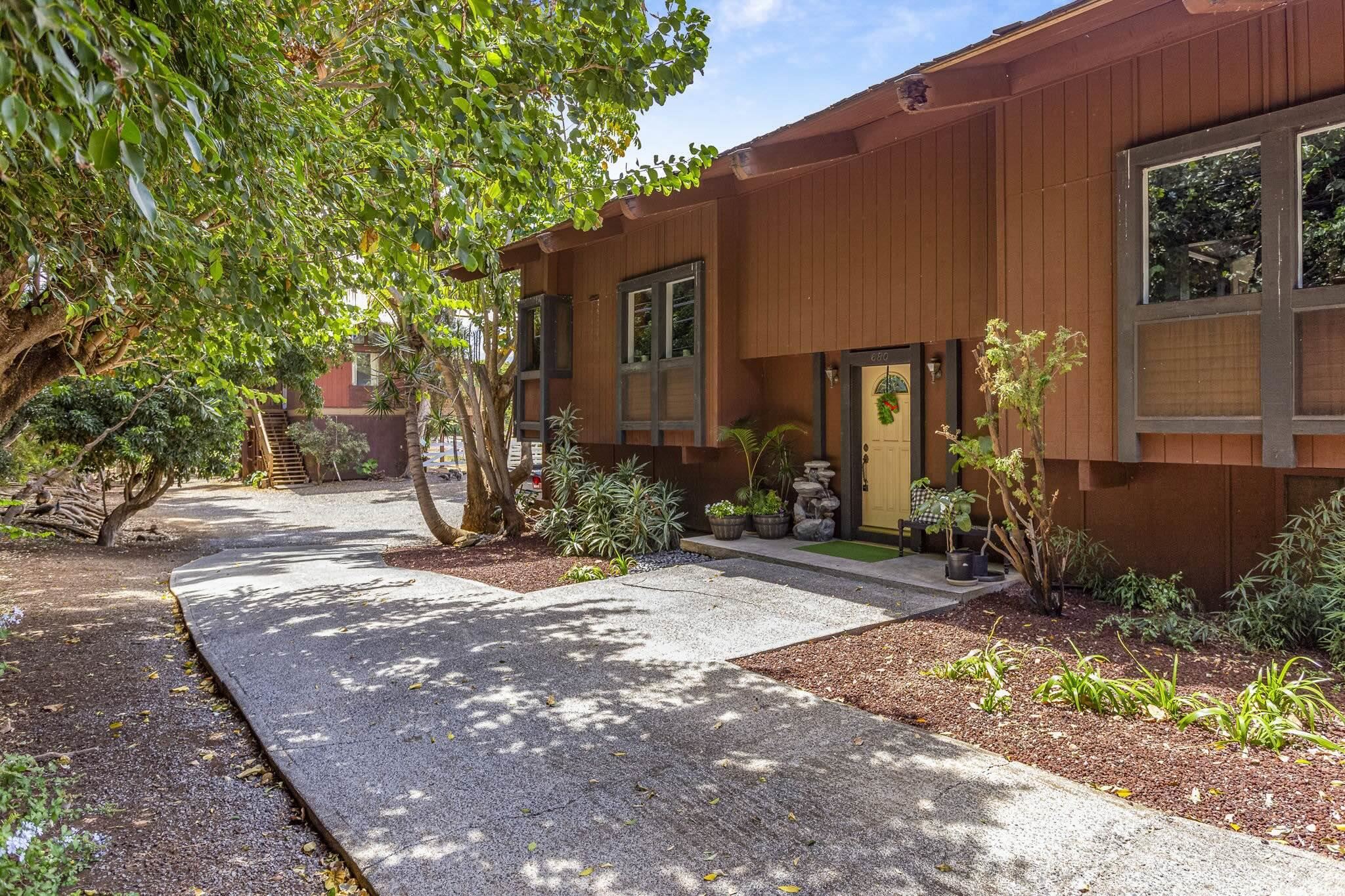 680 Makani Rd, Makawao, HI 96768