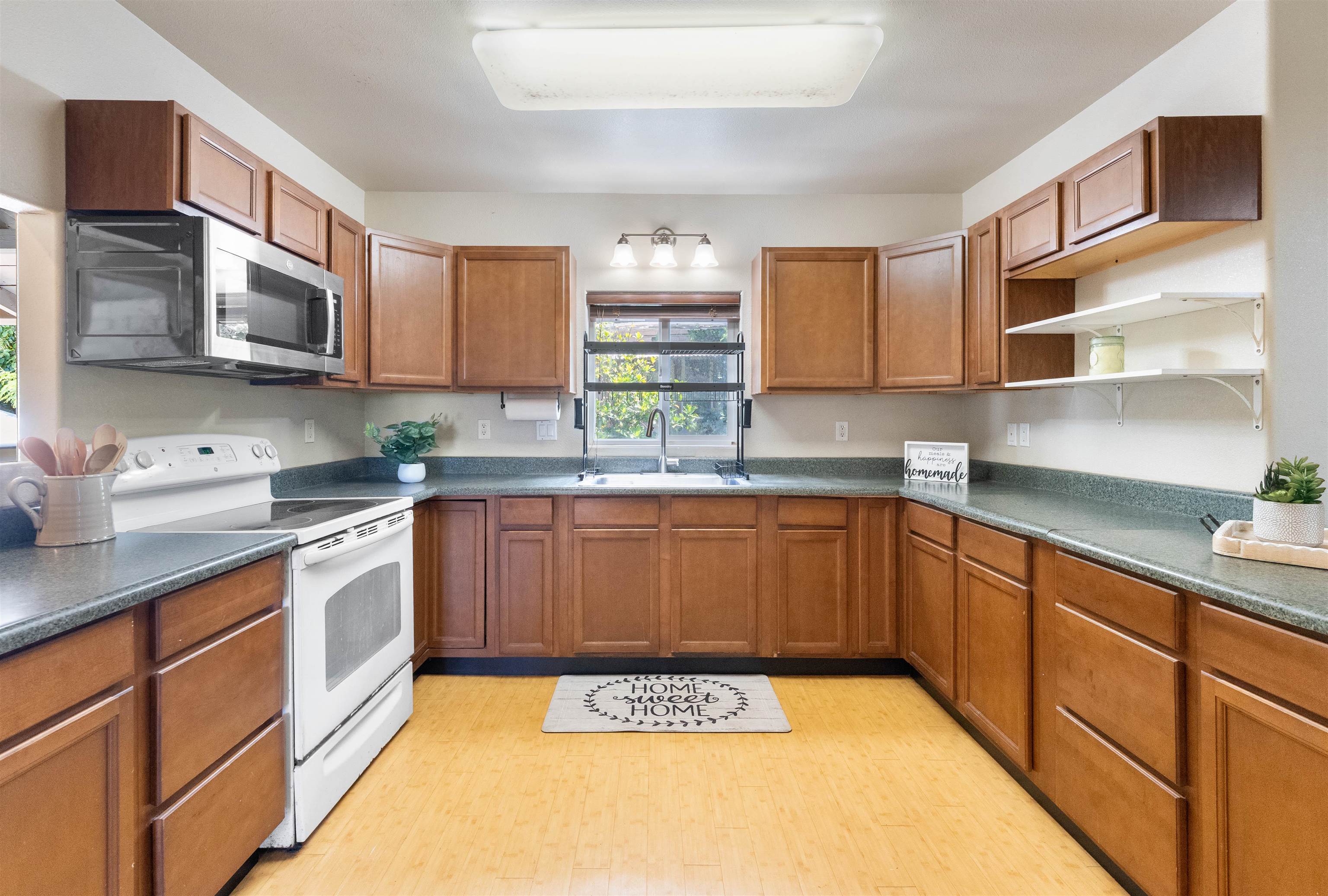 1855 Mill St, A, Wailuku, HI 96793