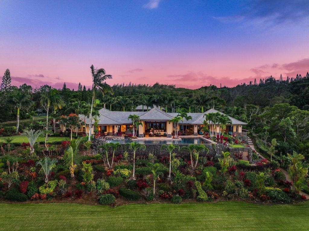 114 Keoawa St, Lahaina, HI 96761