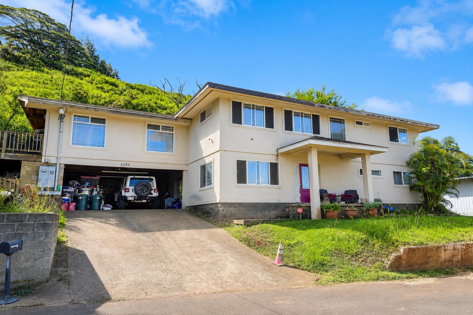 2296 Mokuhau Rd, Wailuku, HI 96793