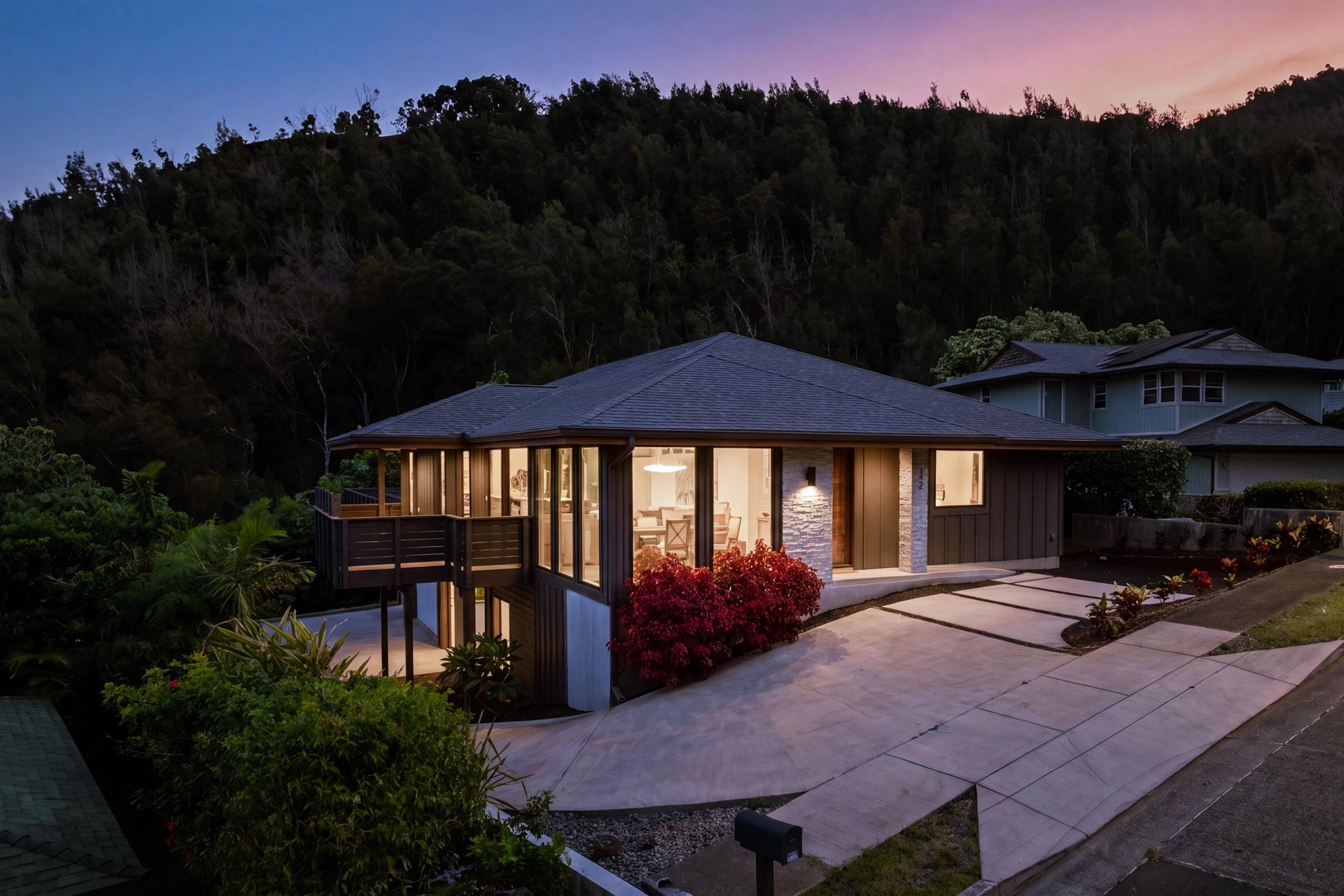 533 Polulani Dr, Wailuku, HI 96793