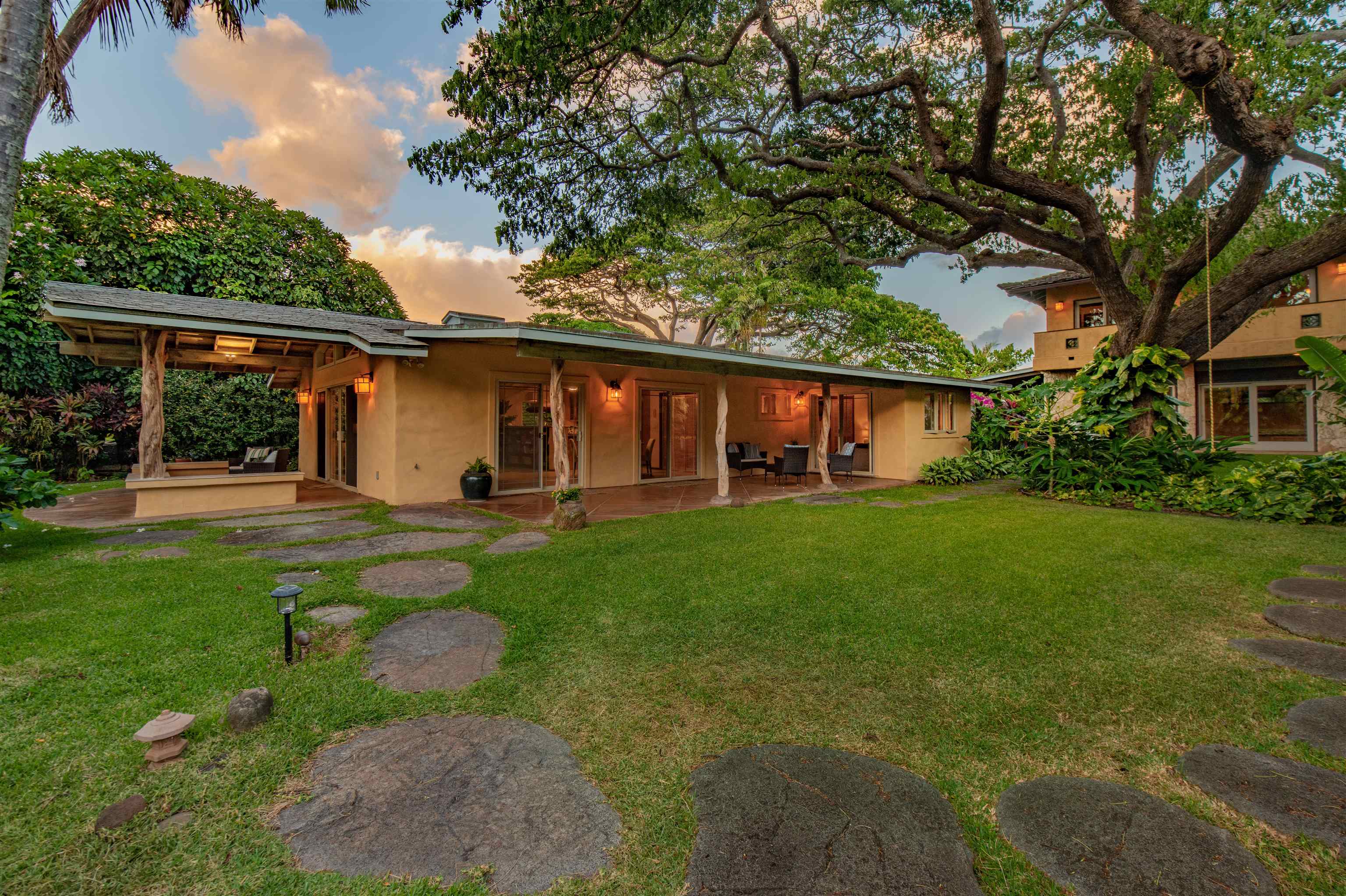 450 Laulea Pl, Paia, HI 96779