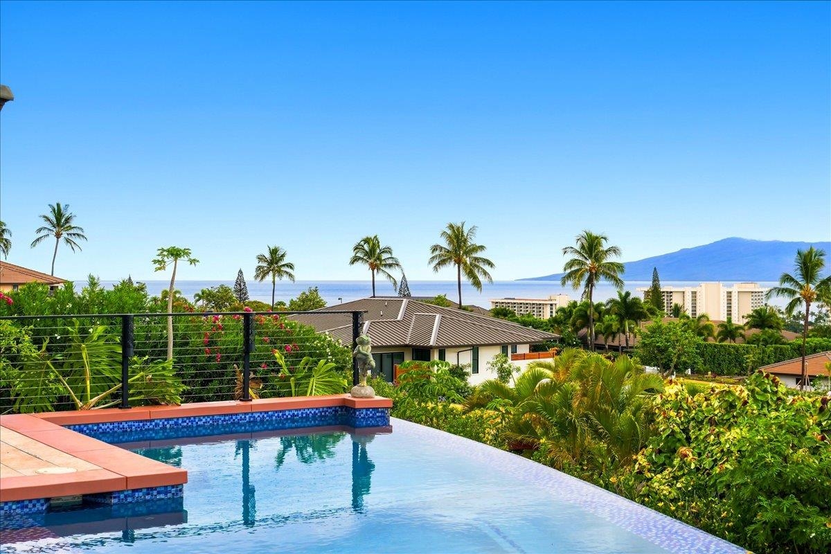 24 Lolii Pl, Lahaina, HI 96761