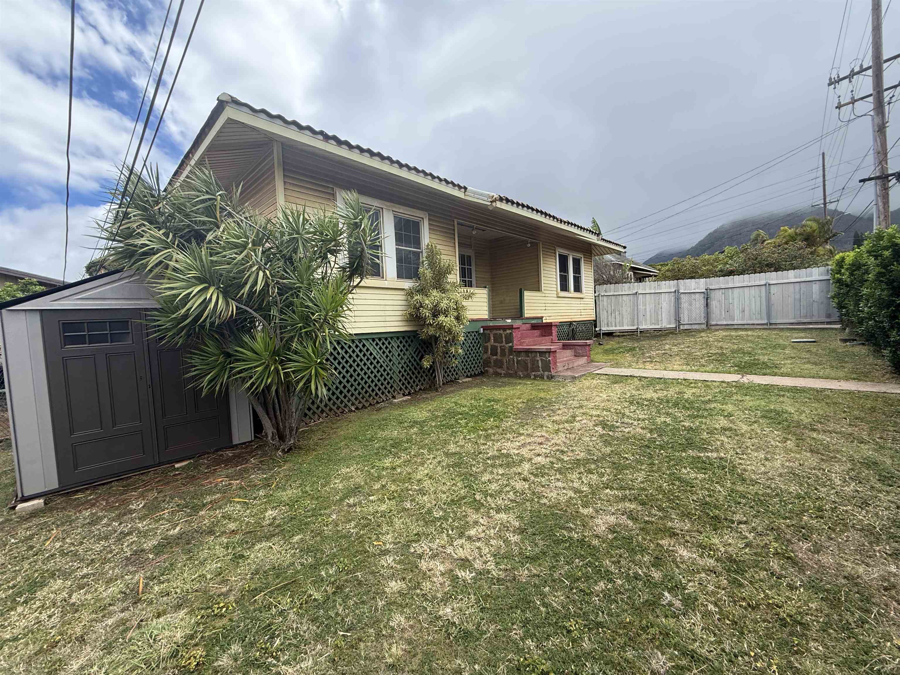 65 Waiko Rd, Wailuku, HI 96793