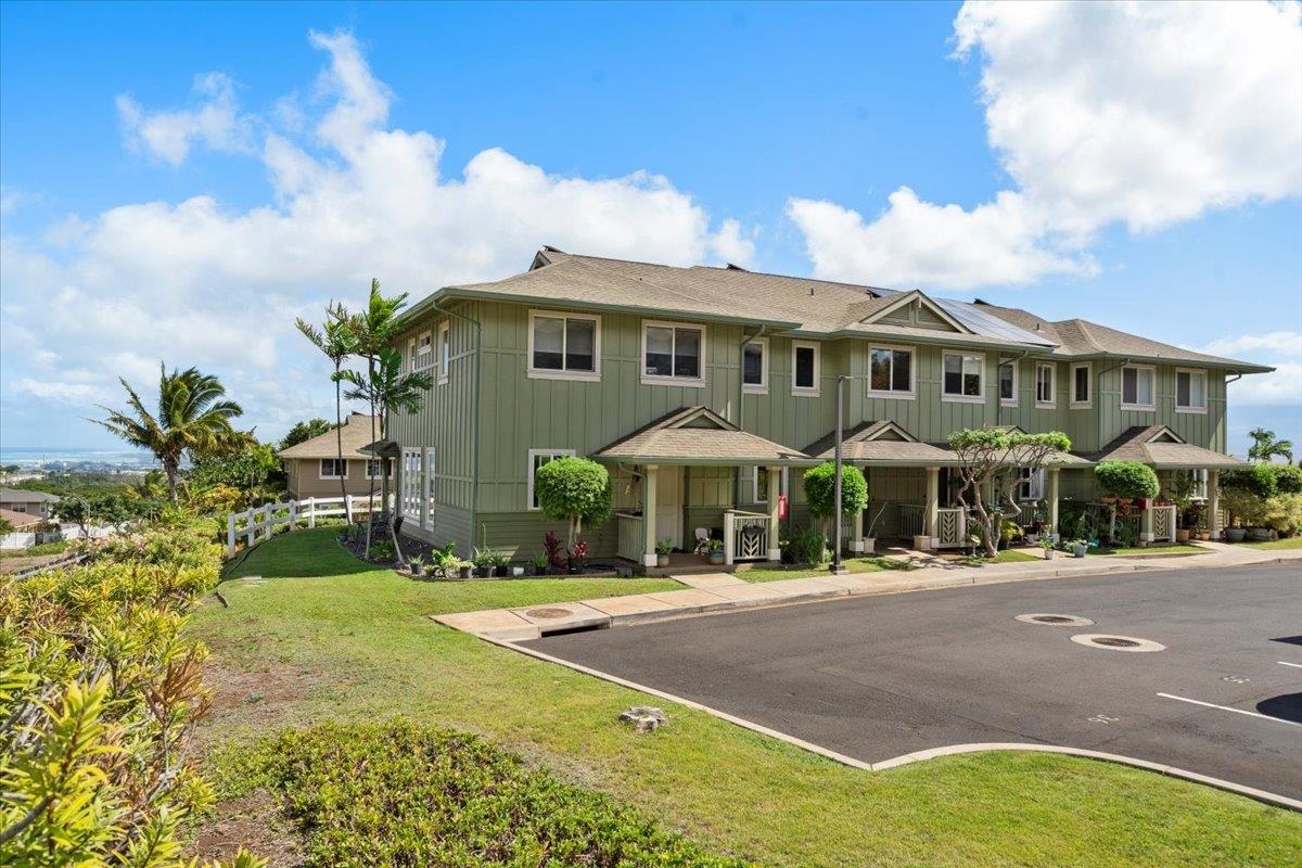 7 Kaloapelu Way, Unit 4B, Wailuku, HI 96793