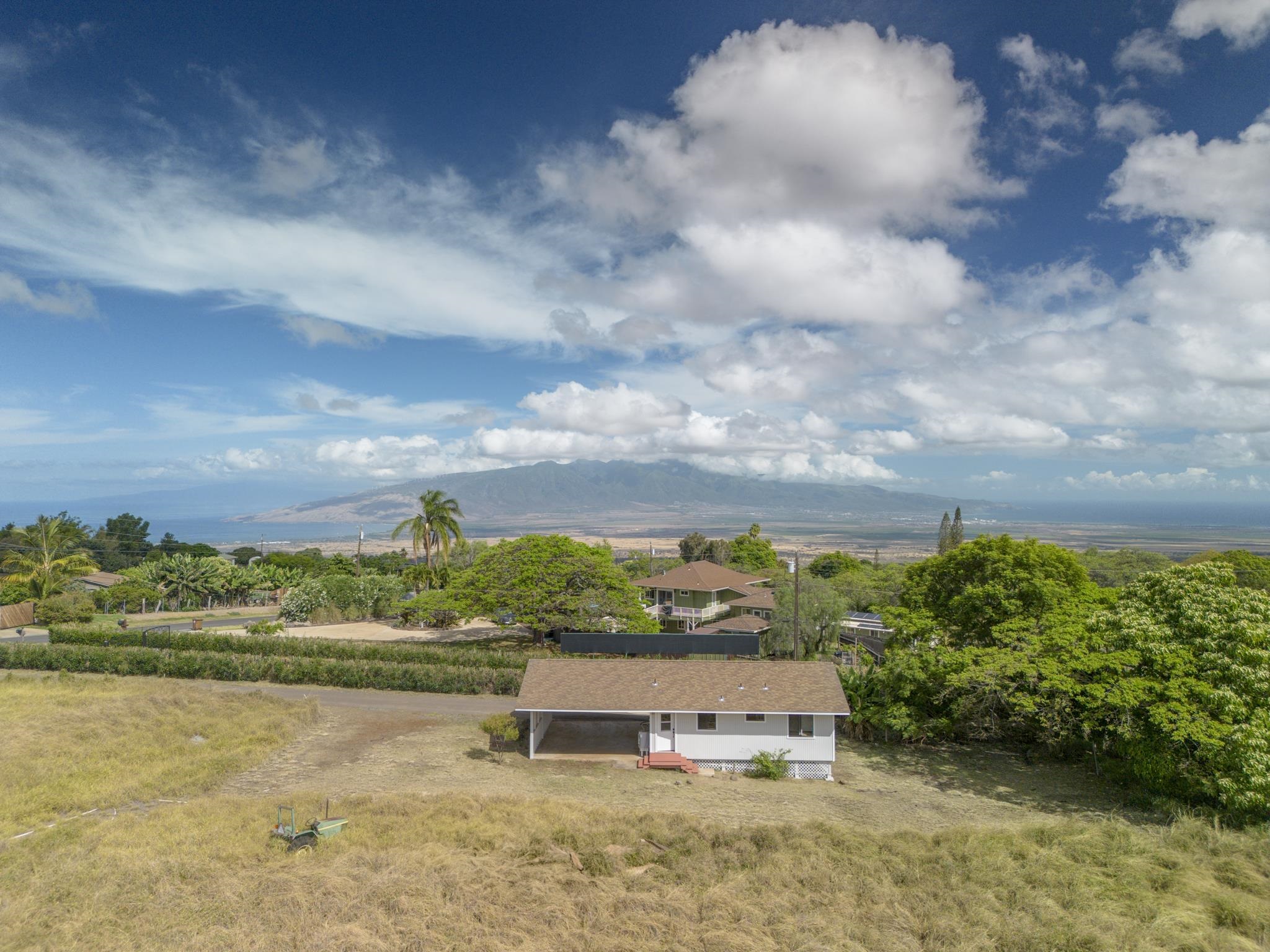 1298 Naalae Rd, Kula, HI 96790