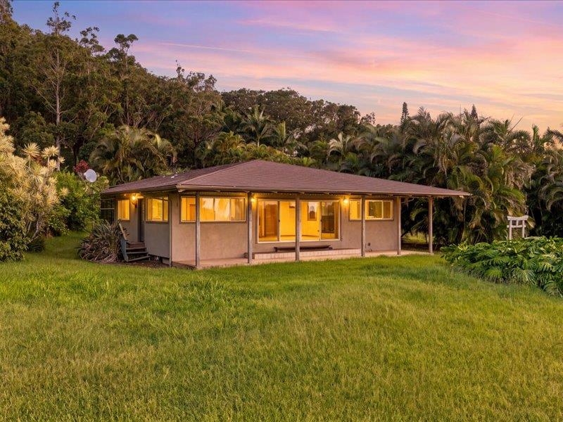 250 Heaaula Pl, Haiku, HI 96708