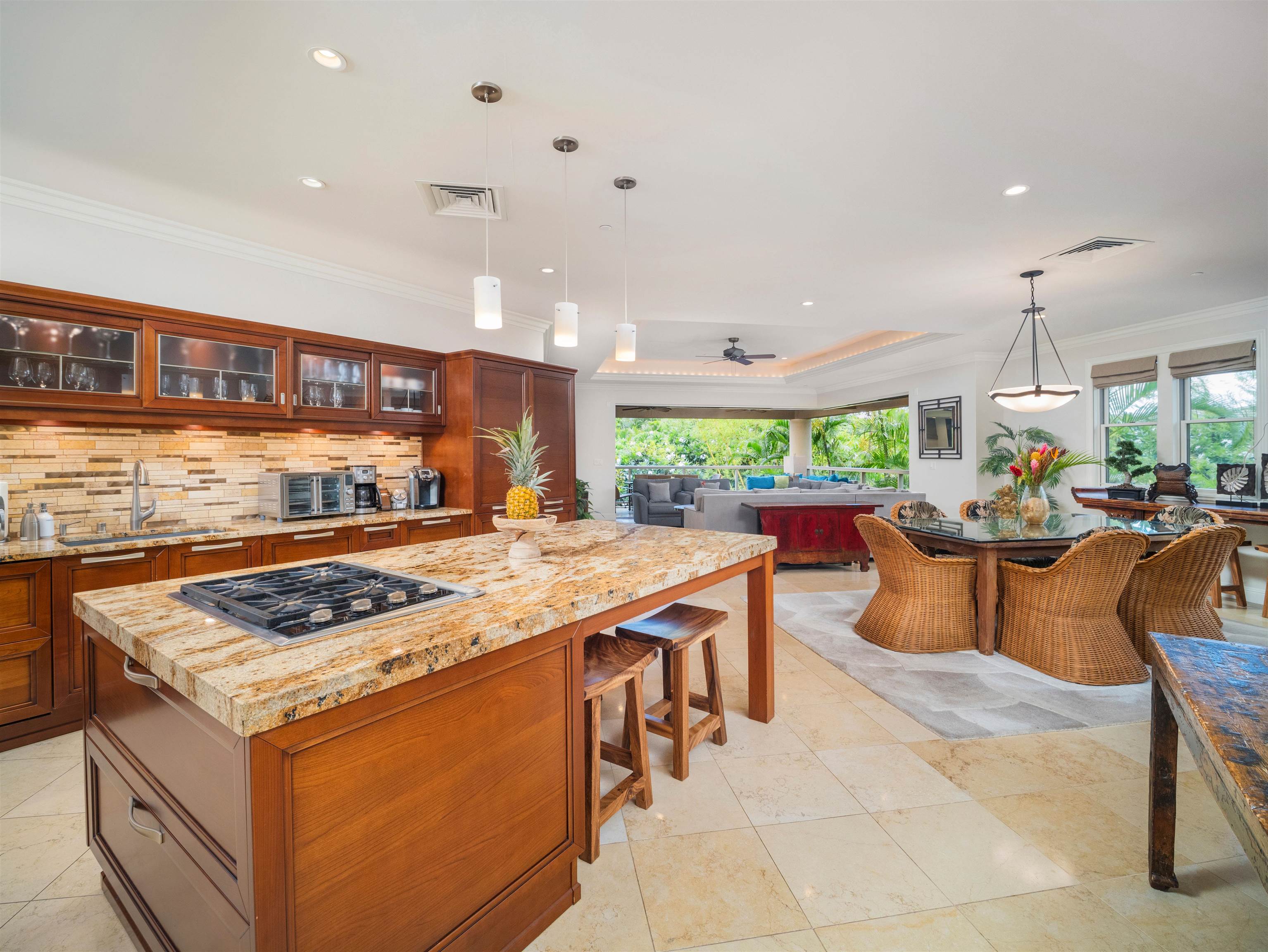 24 Hoolei Cir, T-1, Kihei, HI 96753