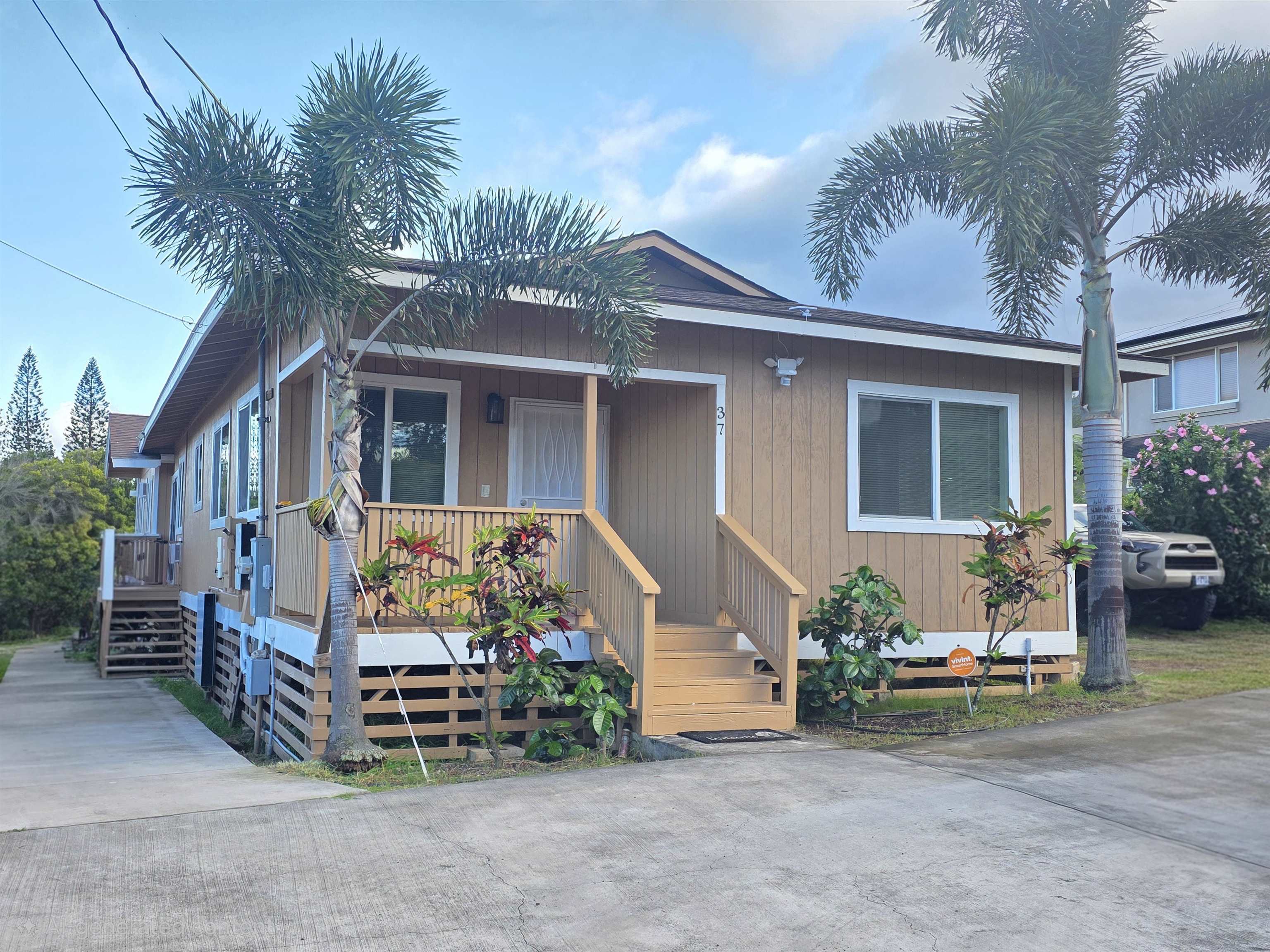 37 Kuhinia St, Wailuku, HI 96793-0000
