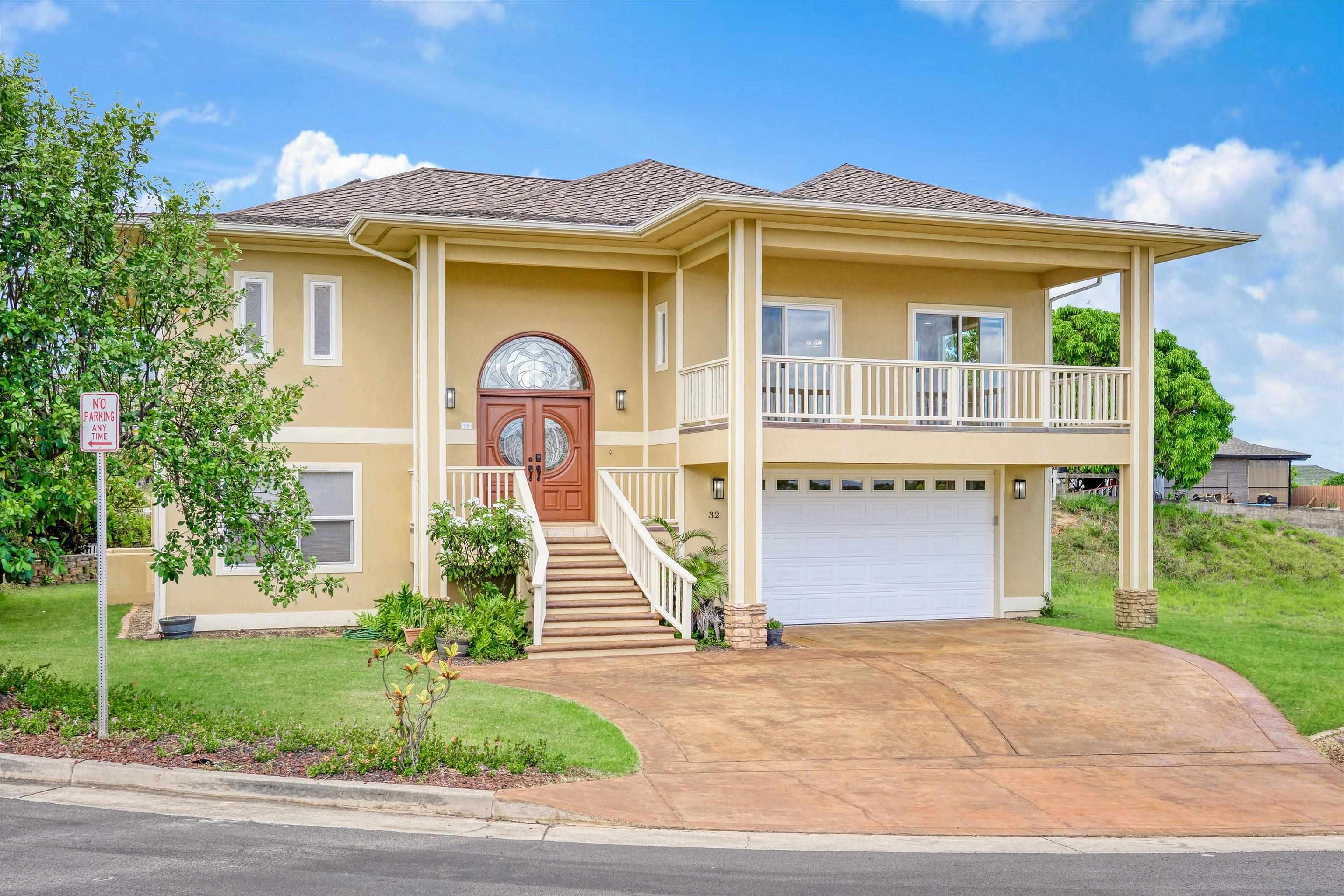 32 Kapueone Pl, Wailuku, HI 96793