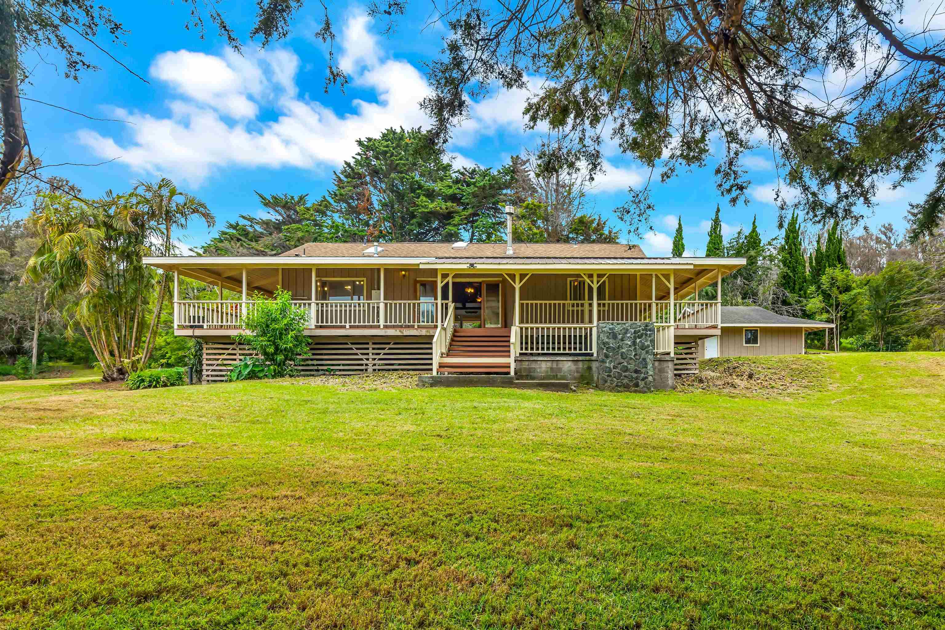 1160 Ehu Rd, Makawao, HI 96768