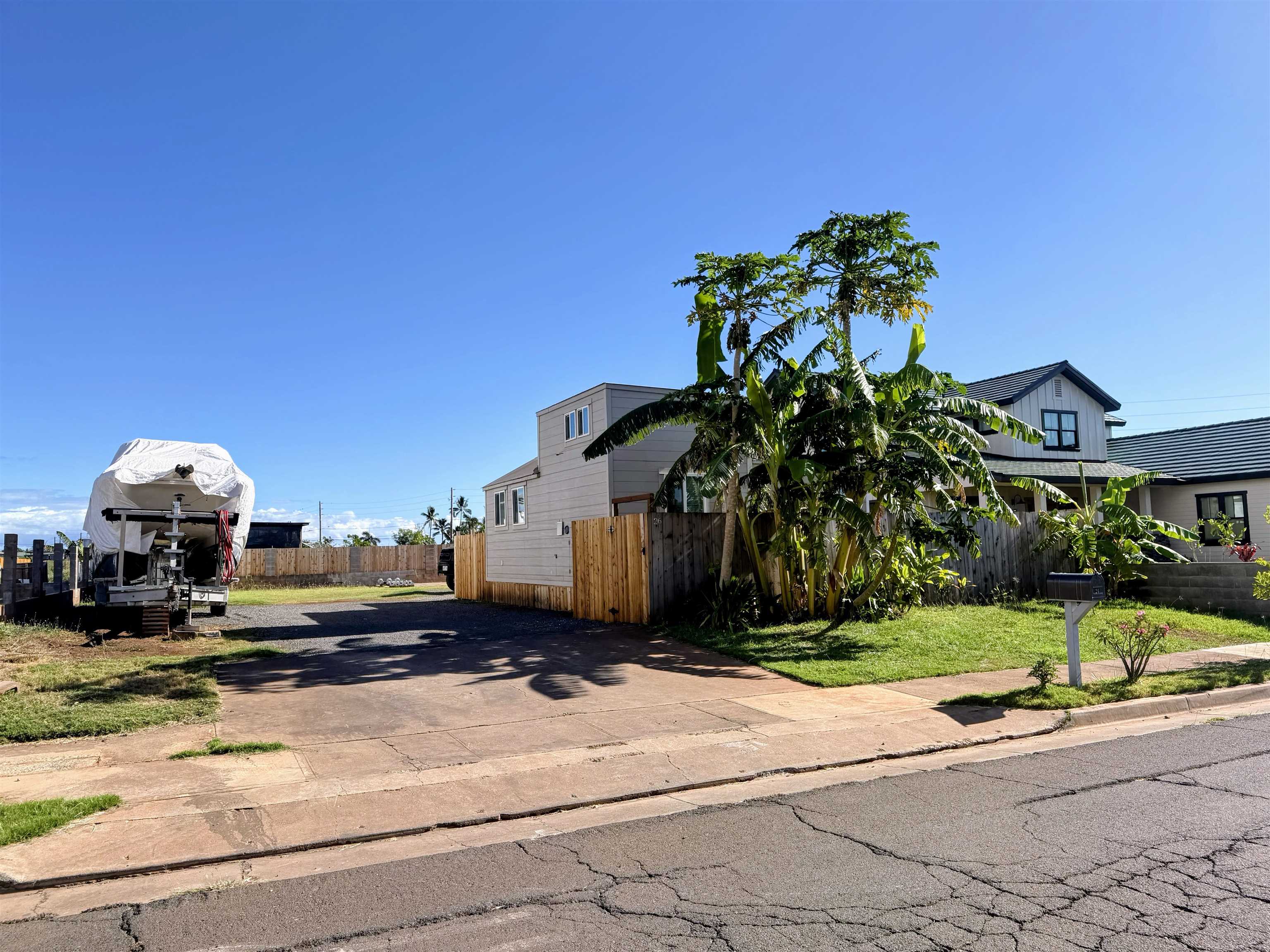26 Kauaula Rd, Lahaina, HI 96761