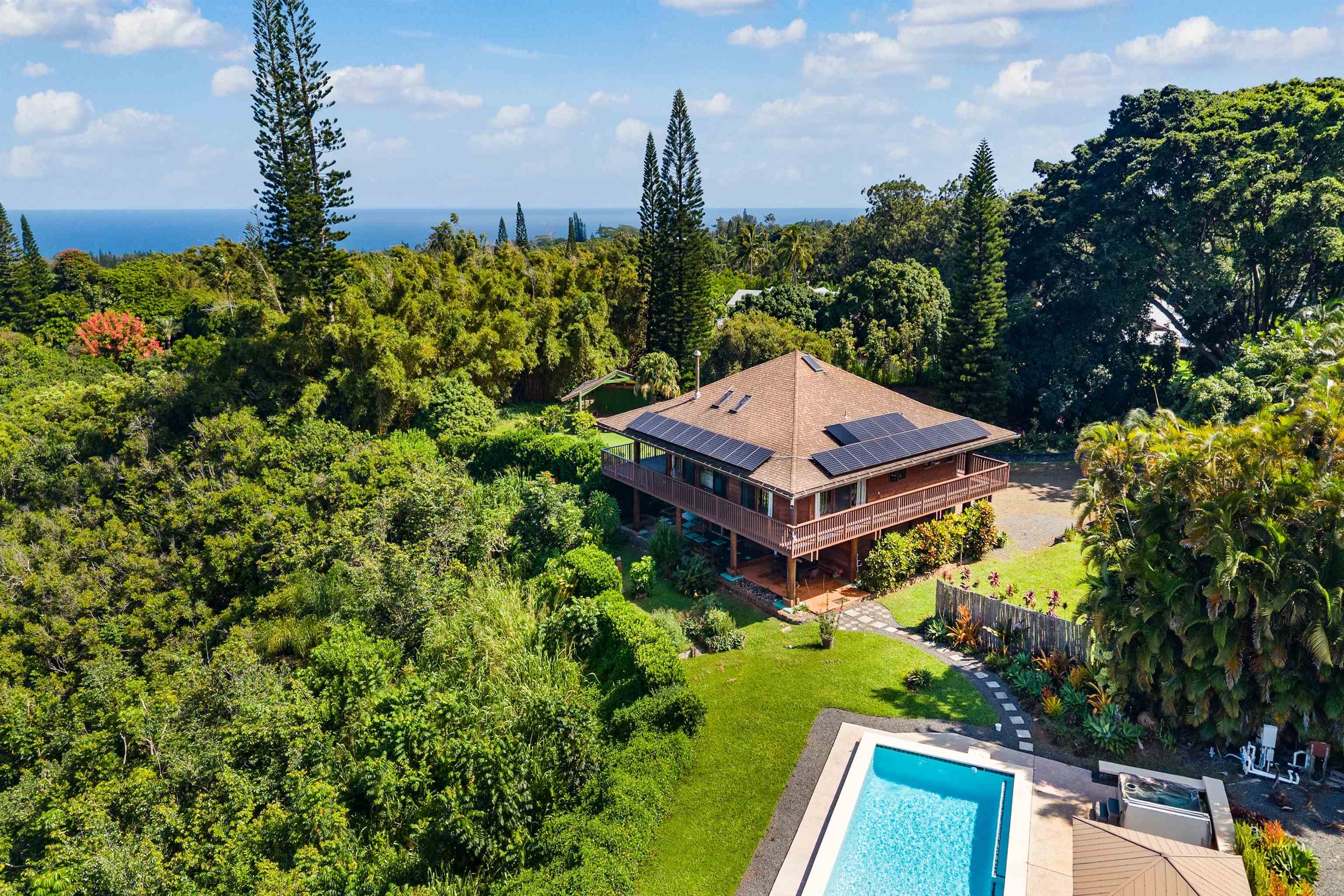 1330 Kauhikoa Rd, Haiku, HI 96708