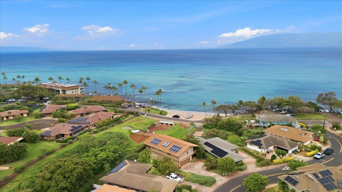 32 Piina Pl, Lahaina, HI 96761
